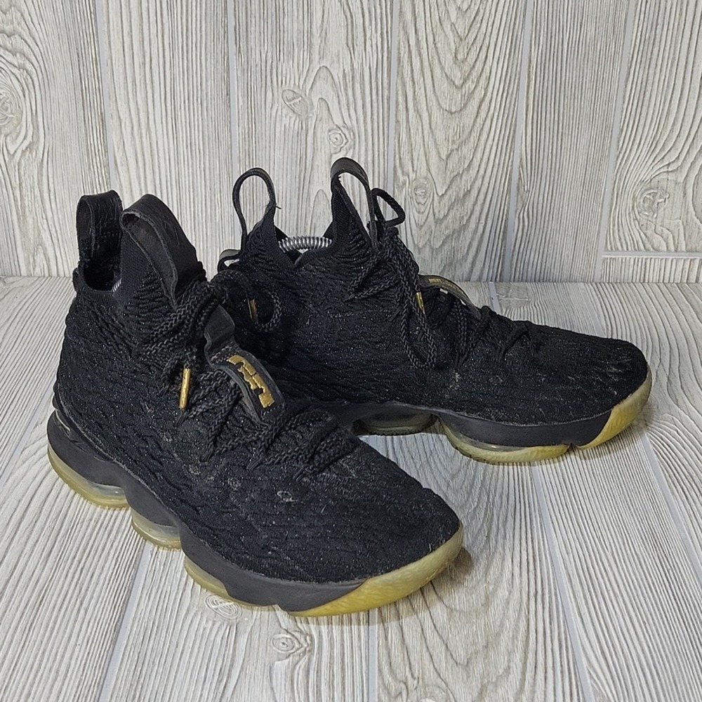 Nike Men's Black and Gold Basketball Sneakers